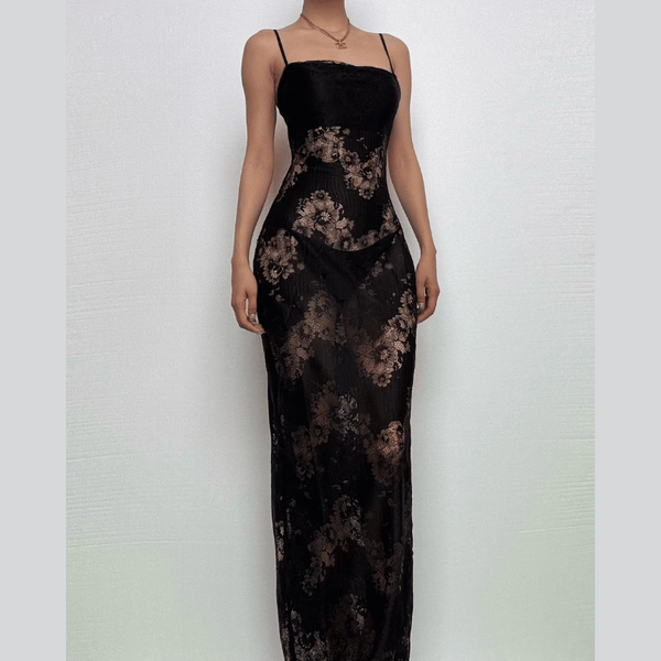Robe longue fendue dos nu en patchwork de dentelle 