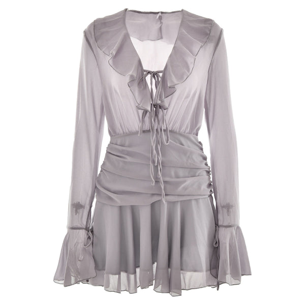 Mini-robe froncée en mousseline à manches longues et col en V 