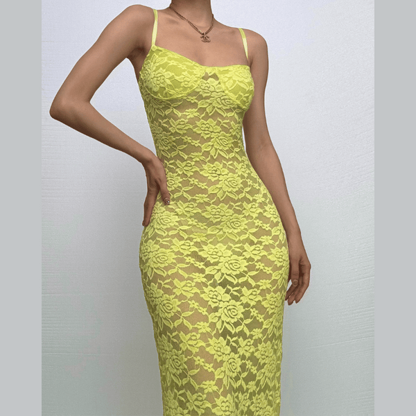 Robe longue camisole en dentelle transparente à col en cœur 