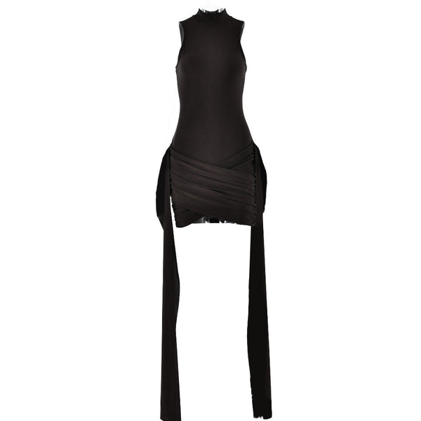 Mini-robe unie froncée à col haut et à volants 