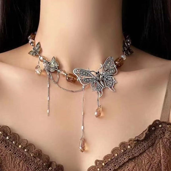 Collier pendentif papillon en cristal perlé