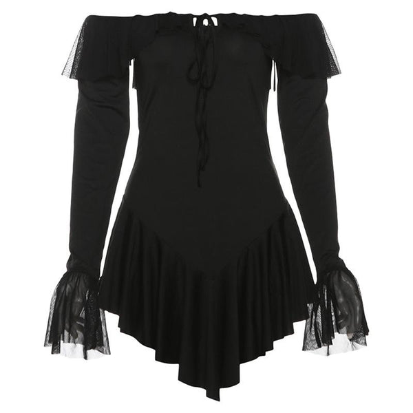 Mini-robe à volants et manches longues à épaules dénudées 