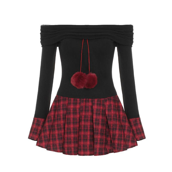 Mini-robe duveteuse à carreaux et manches longues à épaules dénudées 