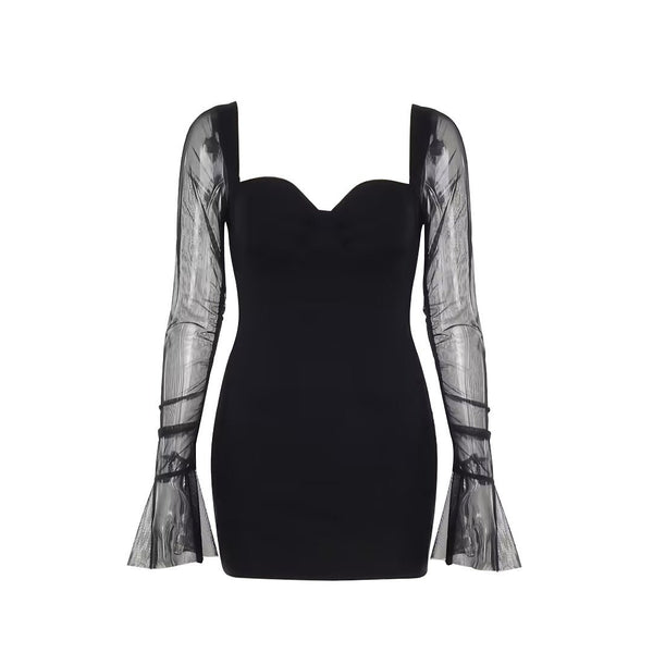 Mini-robe en maille à manches longues et col en cœur 