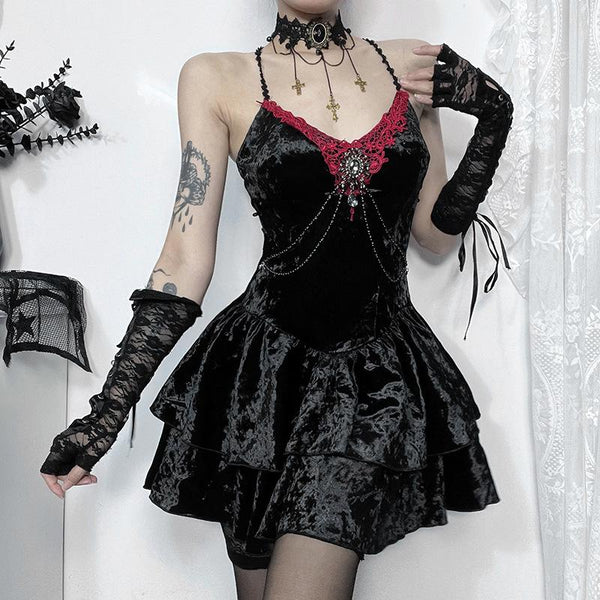 Mini-robe camisole en velours perlé à col en V 