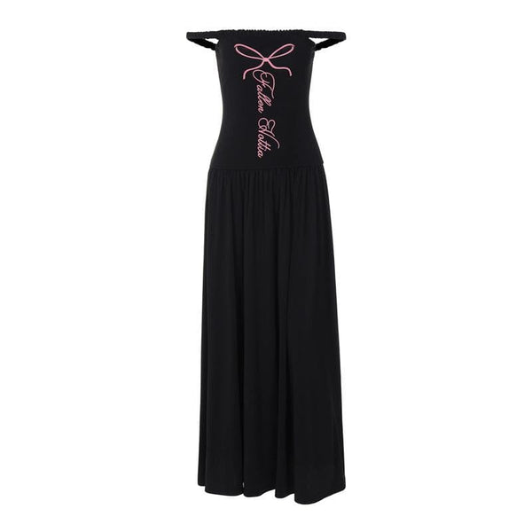 Robe longue froncée à épaules dénudées et imprimé lettres 