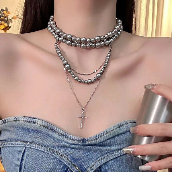 Collier ras du cou croisé à plusieurs couches de perles