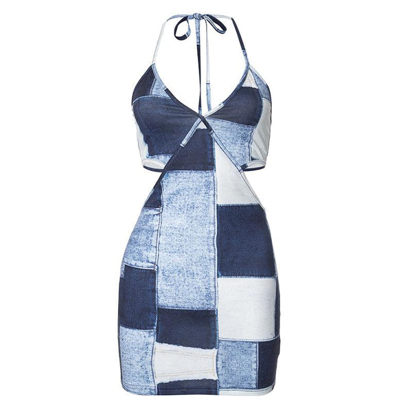 Mini-robe en jean patchwork à col licou et ajourée 