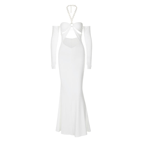 Robe longue à épaules dénudées et anneau en O avec chaîne en métal ajourée 
