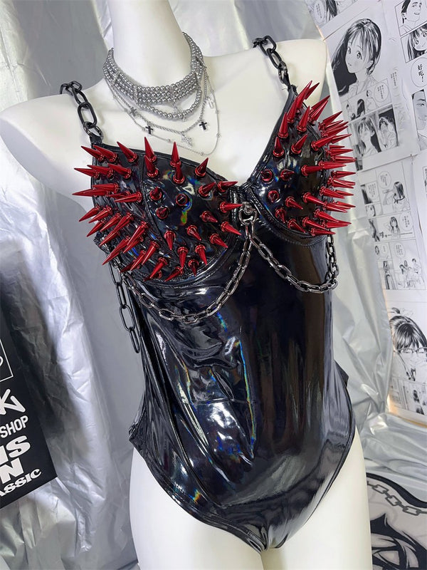 Body en cuir PU avec rivets et chaîne en métal 