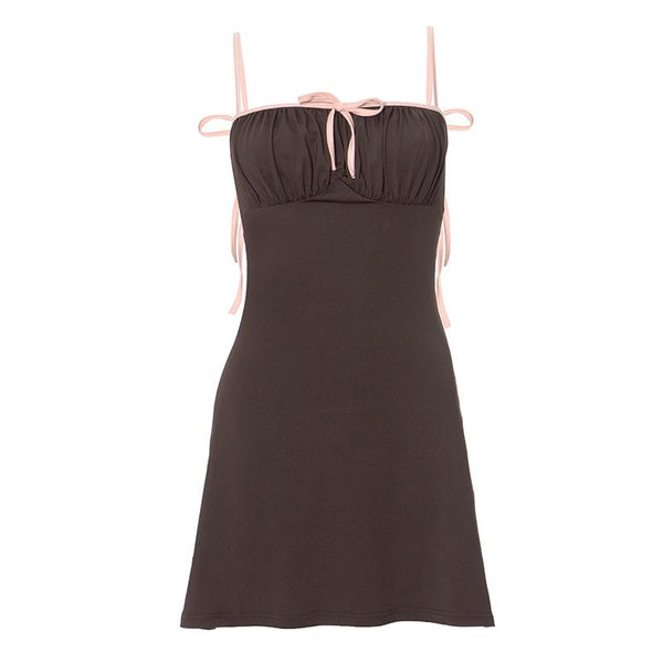 Mini-robe caraco contrastante froncée à nœud papillon 
