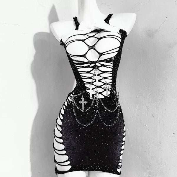 Mini-robe camisole à chaîne en métal perlée ajourée 
