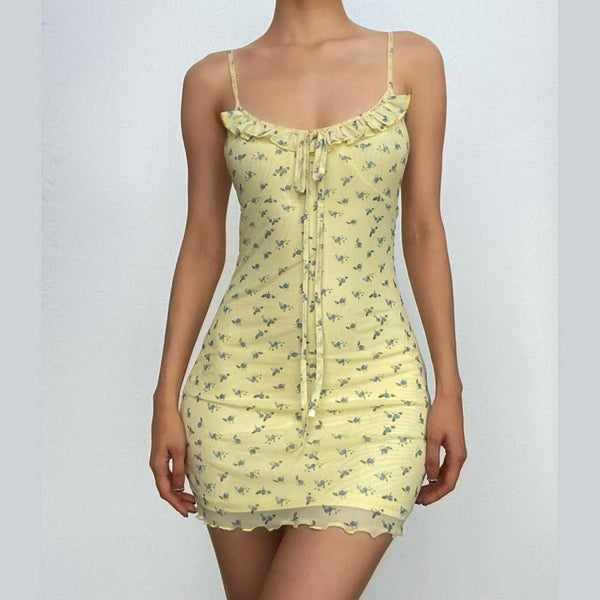 Mini-robe camisole à volants en maille froncée et imprimé floral à nouer soi-même