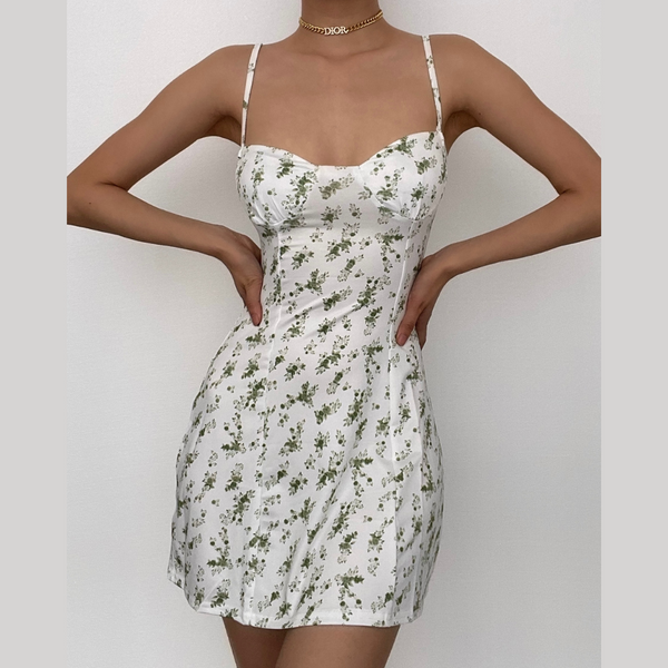 Mini-robe camisole dos nu à motif fleuri et sans manches 