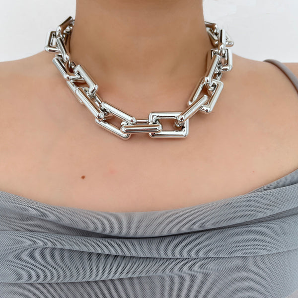 Collier ras du cou solide en chaîne métallique 