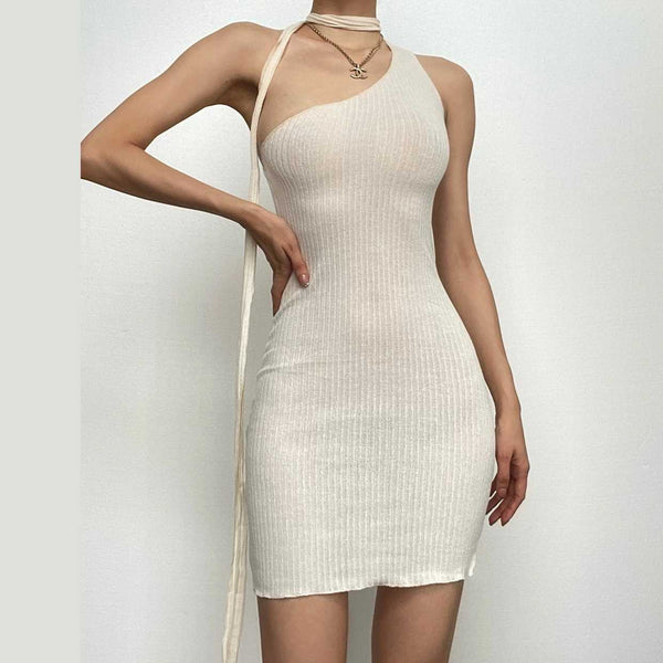 Mini-robe unie irrégulière sans manches à dos nu 