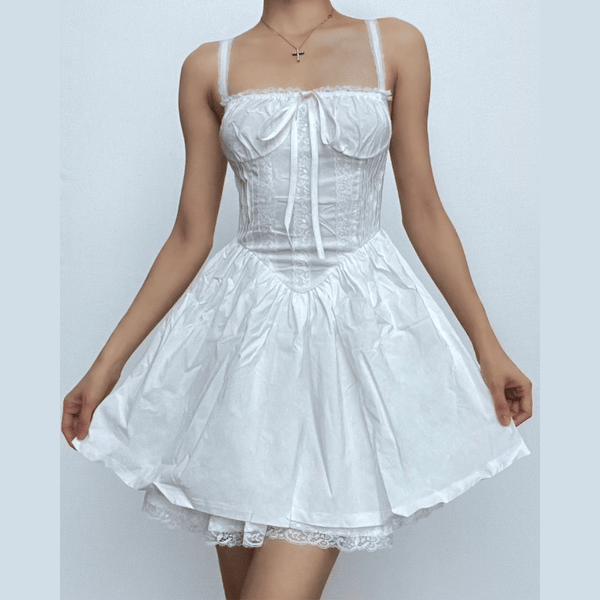 Mini-robe à ourlet en dentelle, dos nu froncé, col carré 