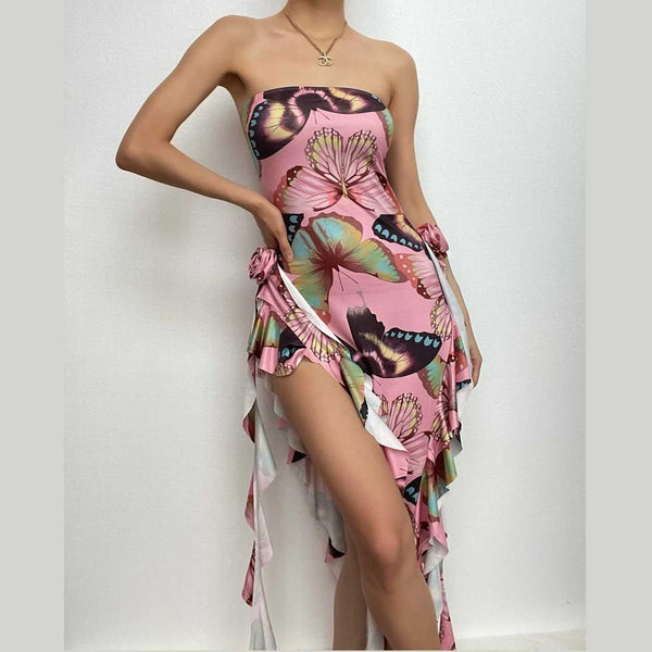 Robe longue dos nu contrastée avec ruban à volants et imprimé papillon et fleurs appliquées