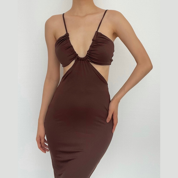Robe longue ajourée à une épaule et dos nu avec cordon de serrage
