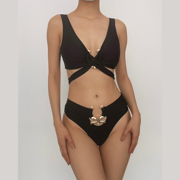 Maillot de bain bikini uni à col en V et appliques métalliques
