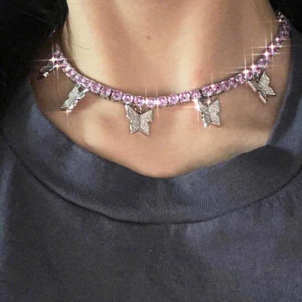 Collier ras du cou avec pendentif papillon en strass 