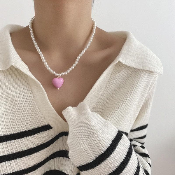 Collier pendentif coeur en perles multicolores 