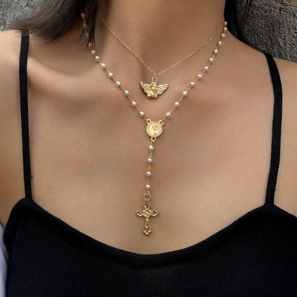 Collier superposé de perles avec pendentif croix d'ange 