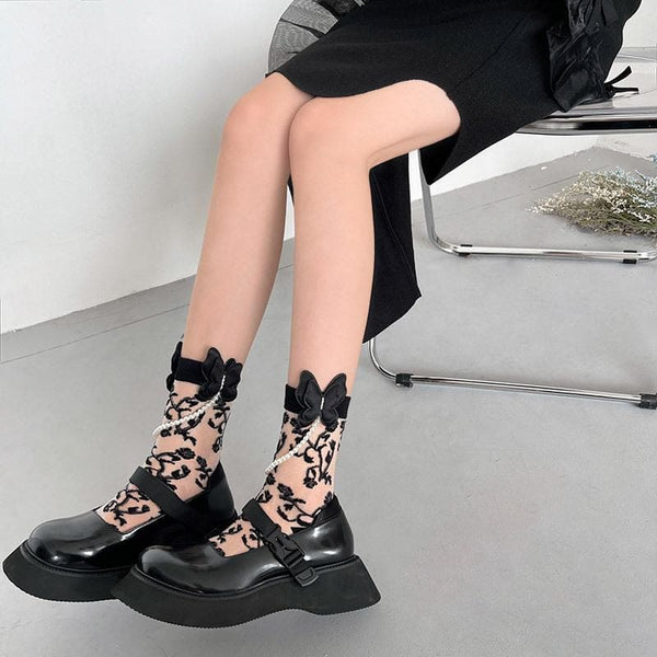 Chaussettes longues à motif de fleurs en fausses perles et nœud papillon 