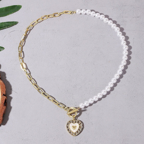 Collier avec pendentif en fausses perles et chaîne 