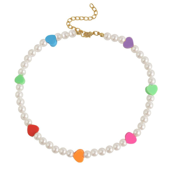 Collier en argile multicolore avec perles en forme de cœur et fausses perles 