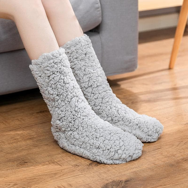 Chaussettes chaudes et moelleuses de couleur unie de taille moyenne 