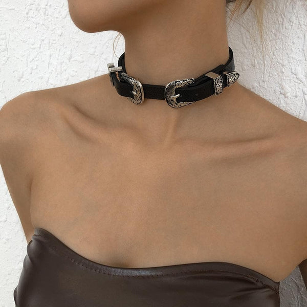 Collier ras du cou en PU avec bouton en métal 