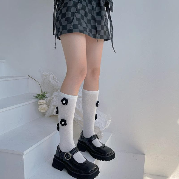 Chaussettes longues à fleurs appliquées 